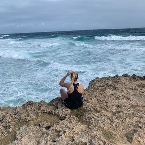 Meet your Posher, Olivia